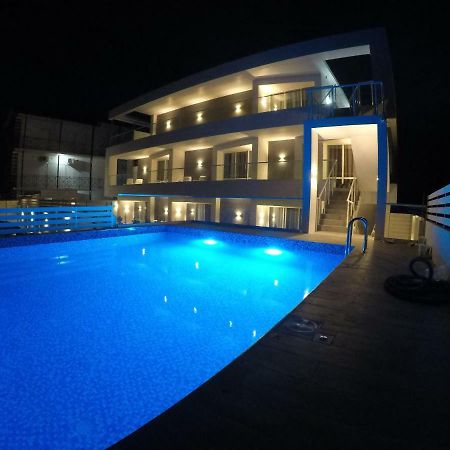 Zigzag Hotel Zatoka Kültér fotó