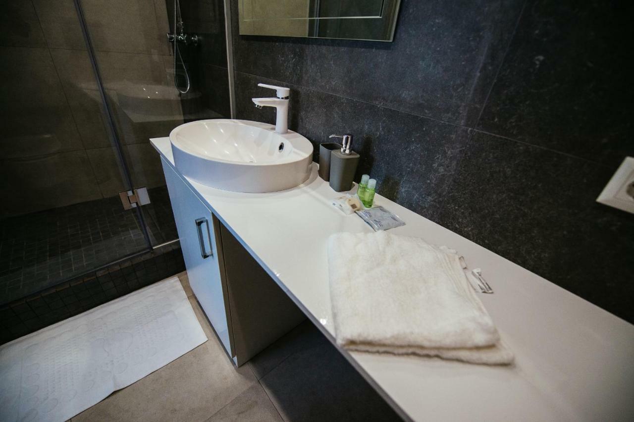 Zigzag Hotel Zatoka Kültér fotó